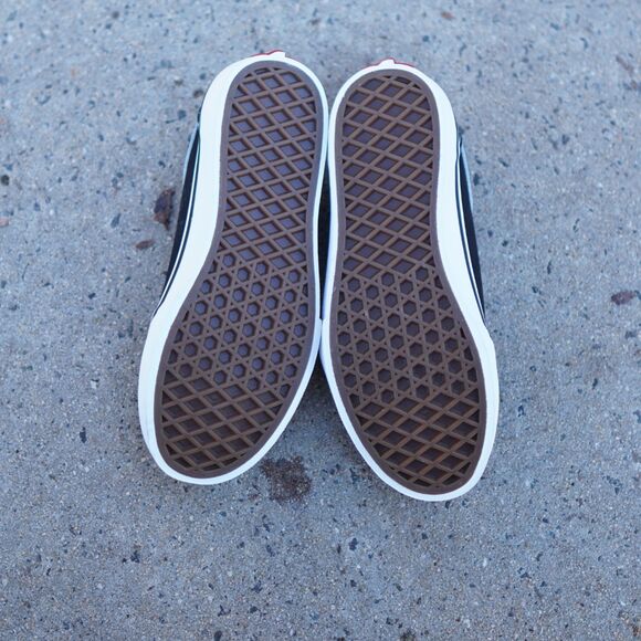 Vans Old Skool Low Top Sneaker Black/White Youth 3 Unisex New 500714 - Picture 8 of 10